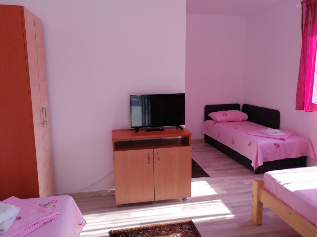 Vila Baciu Hotell Tuzla Exteriör bild